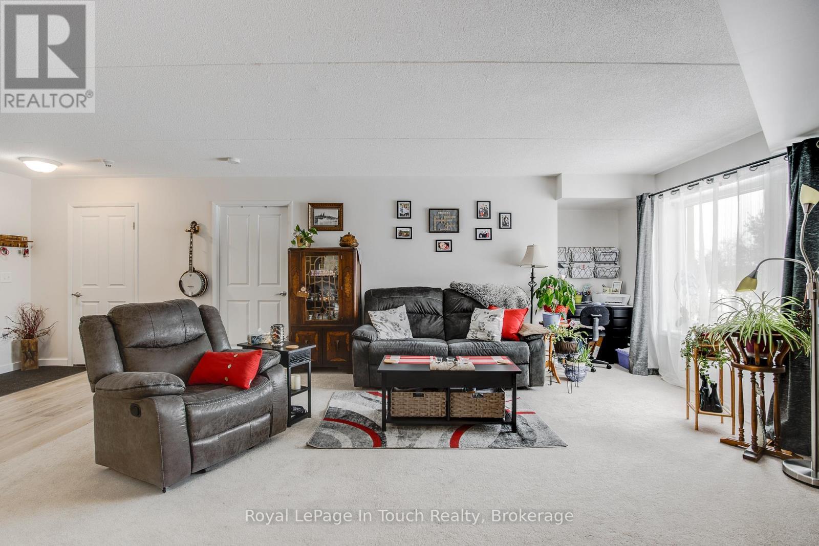 












310 - 333 LAFONTAINE ROAD W

,
Tiny,




Ontario
L9M0H1

