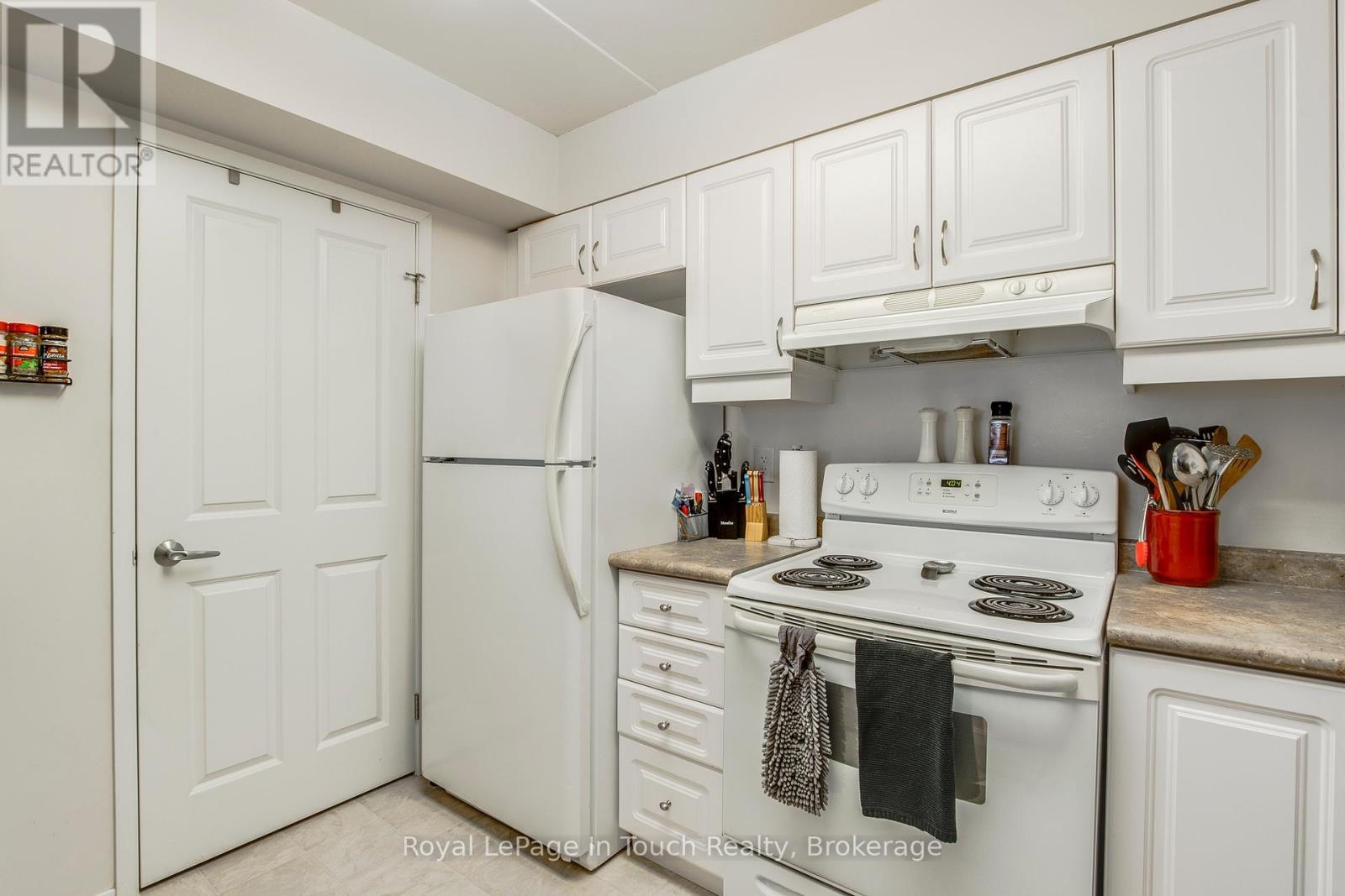












310 - 333 LAFONTAINE ROAD W

,
Tiny,




Ontario
L9M0H1

