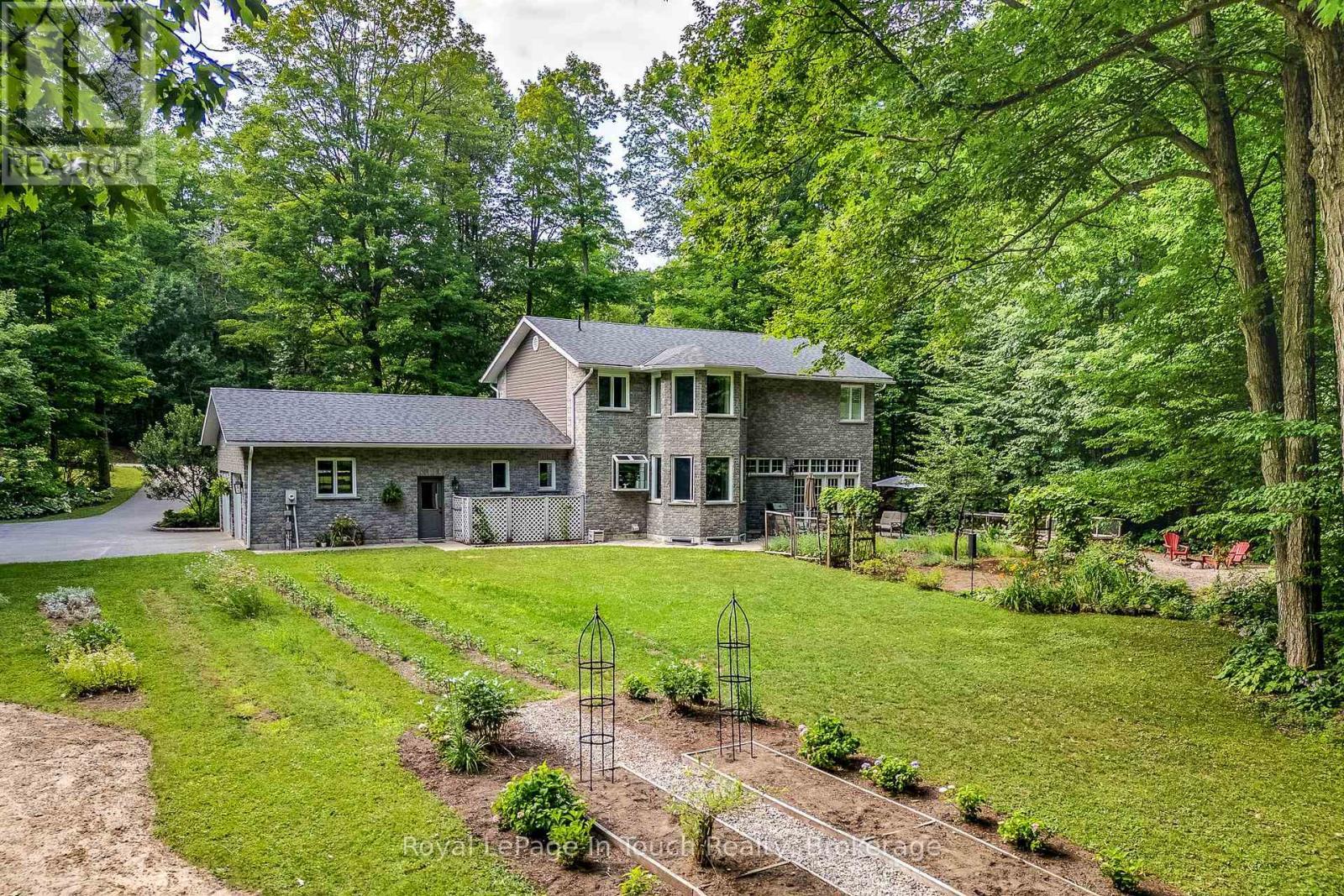 












104 COPELAND CREEK DRIVE

,
Tiny,




Ontario
L9M0M2

