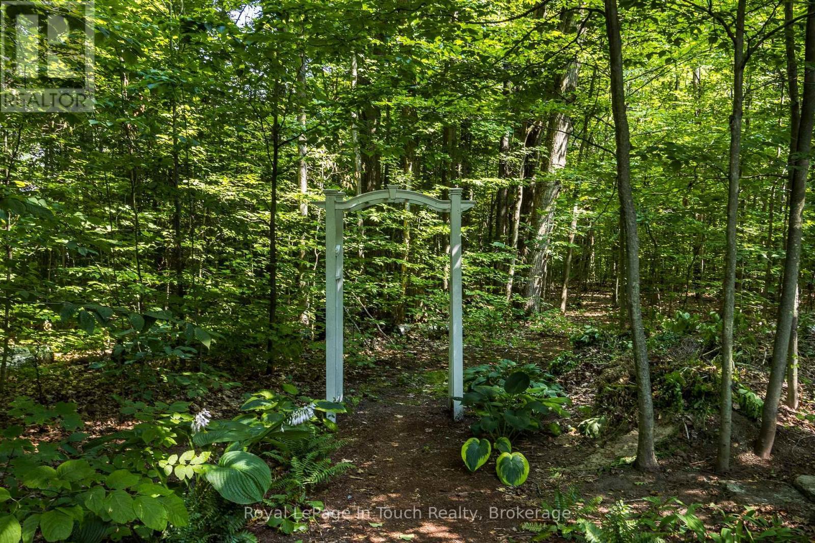 












104 COPELAND CREEK DRIVE

,
Tiny,




Ontario
L9M0M2


