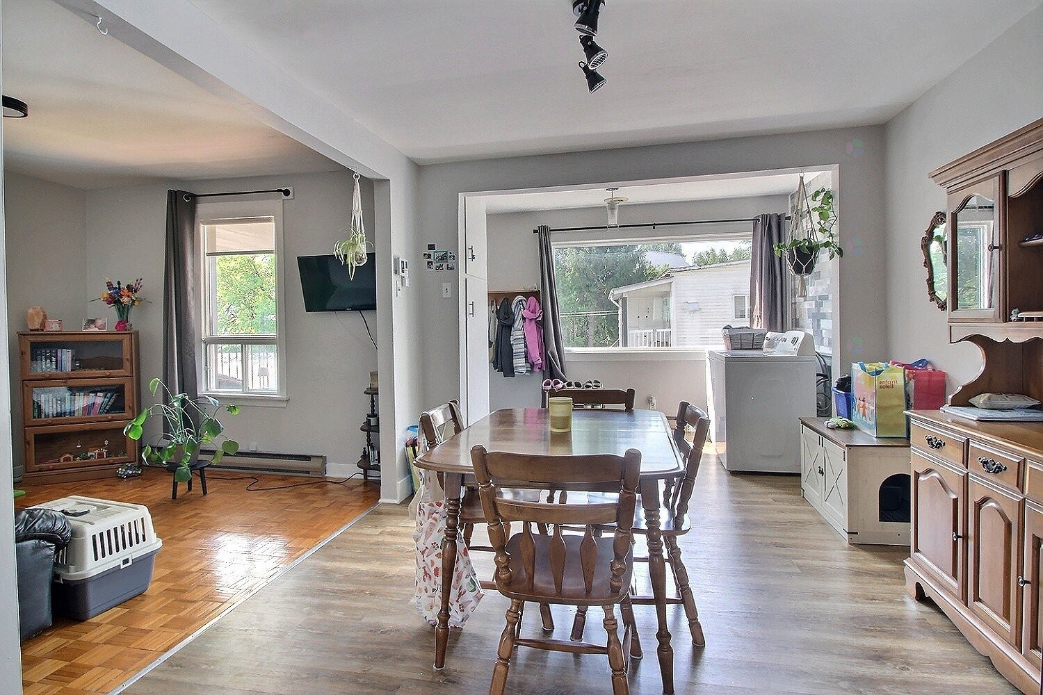 









48

 - 52


Rue Grondin

,
East Angus,




QC
J0B1R0

