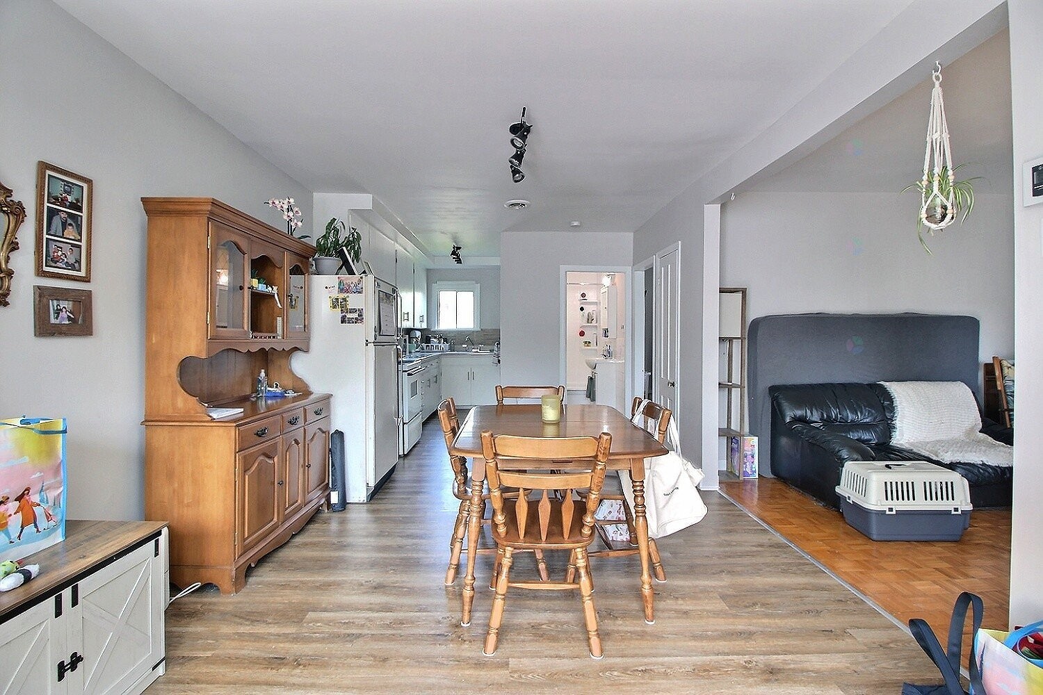 









48

 - 52


Rue Grondin

,
East Angus,




QC
J0B1R0


