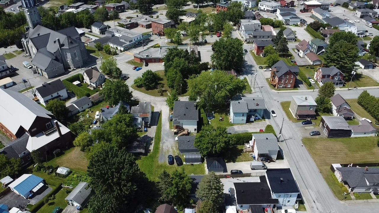 









48

 - 52


Rue Grondin

,
East Angus,




QC
J0B1R0

