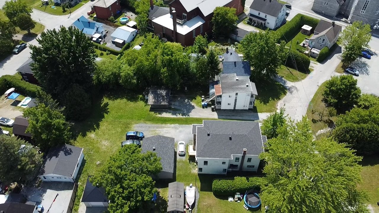 









48

 - 52


Rue Grondin

,
East Angus,




QC
J0B1R0

