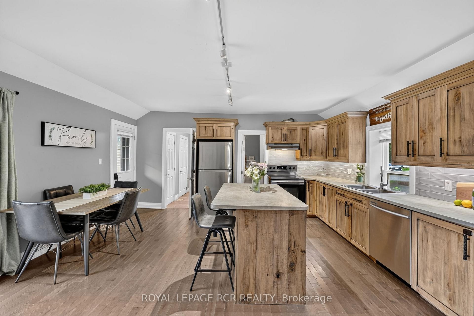 









598319


2nd Line West

Line,
Mulmur,




ON
L9V 0B6

