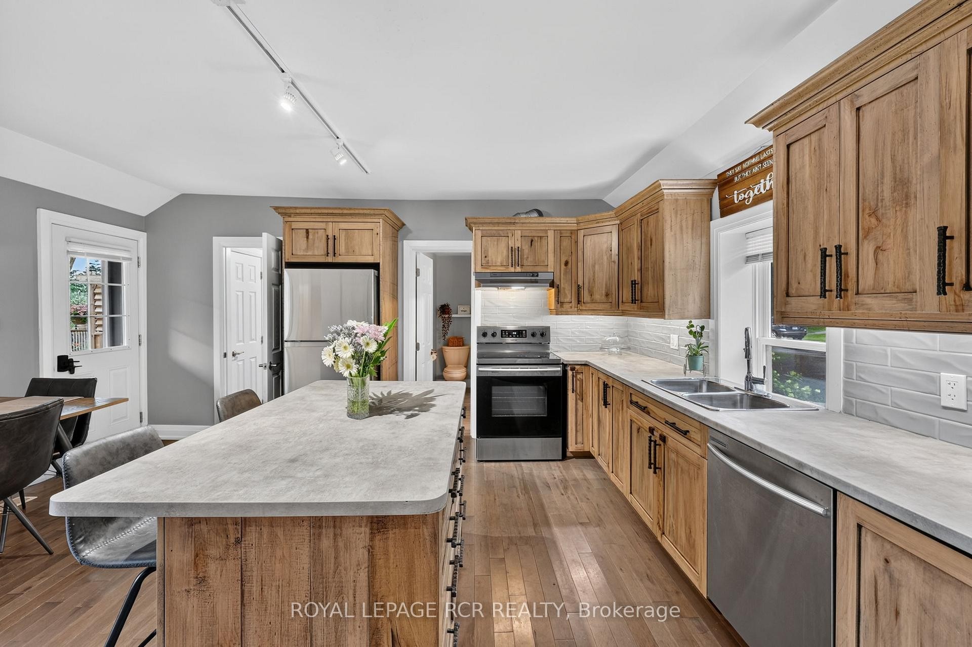 









598319


2nd Line West

Line,
Mulmur,




ON
L9V 0B6

