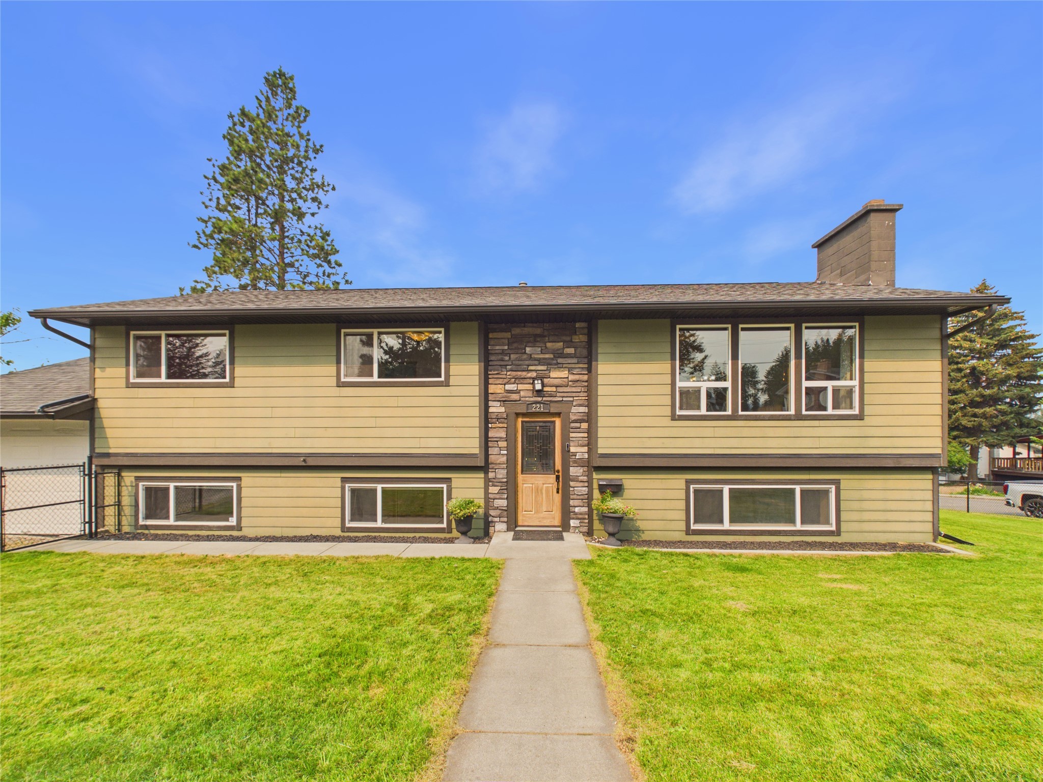 









221


27th

Avenue,
Cranbrook,




BC
V1C 3J4

