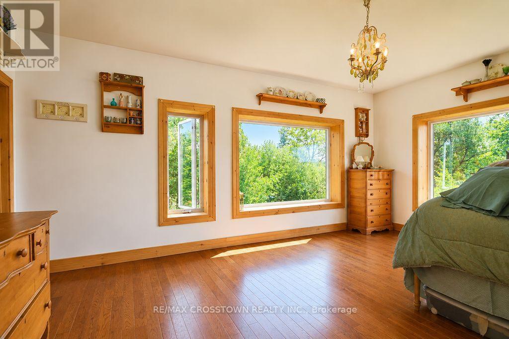 












243 CHAMPLAIN ROAD

,
Penetanguishene,




Ontario
L9M1S2

