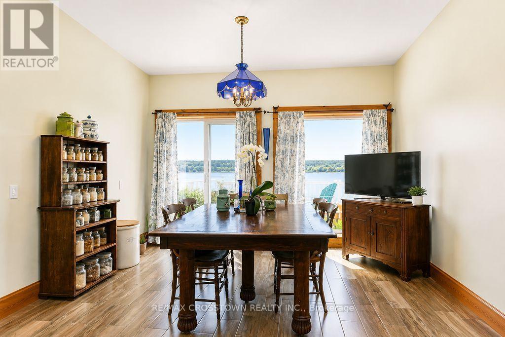 












243 CHAMPLAIN ROAD

,
Penetanguishene,




Ontario
L9M1S2

