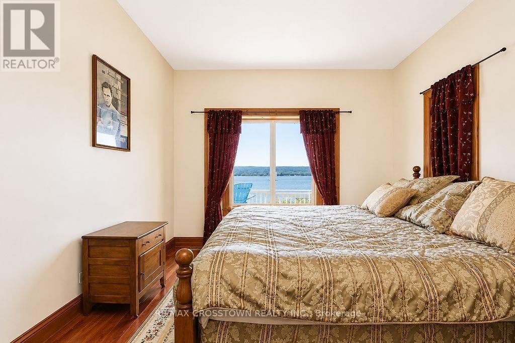 












243 CHAMPLAIN ROAD

,
Penetanguishene,




Ontario
L9M1S2

