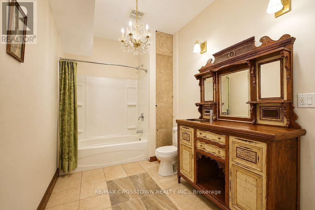 












243 CHAMPLAIN ROAD

,
Penetanguishene,




Ontario
L9M1S2

