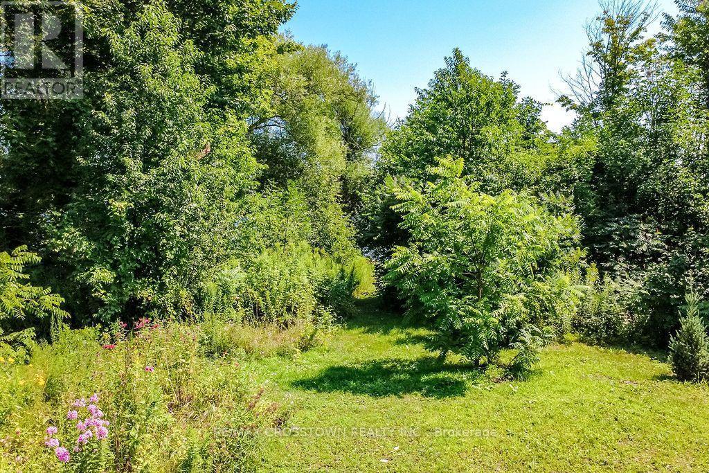 












243 CHAMPLAIN ROAD

,
Penetanguishene,




Ontario
L9M1S2

