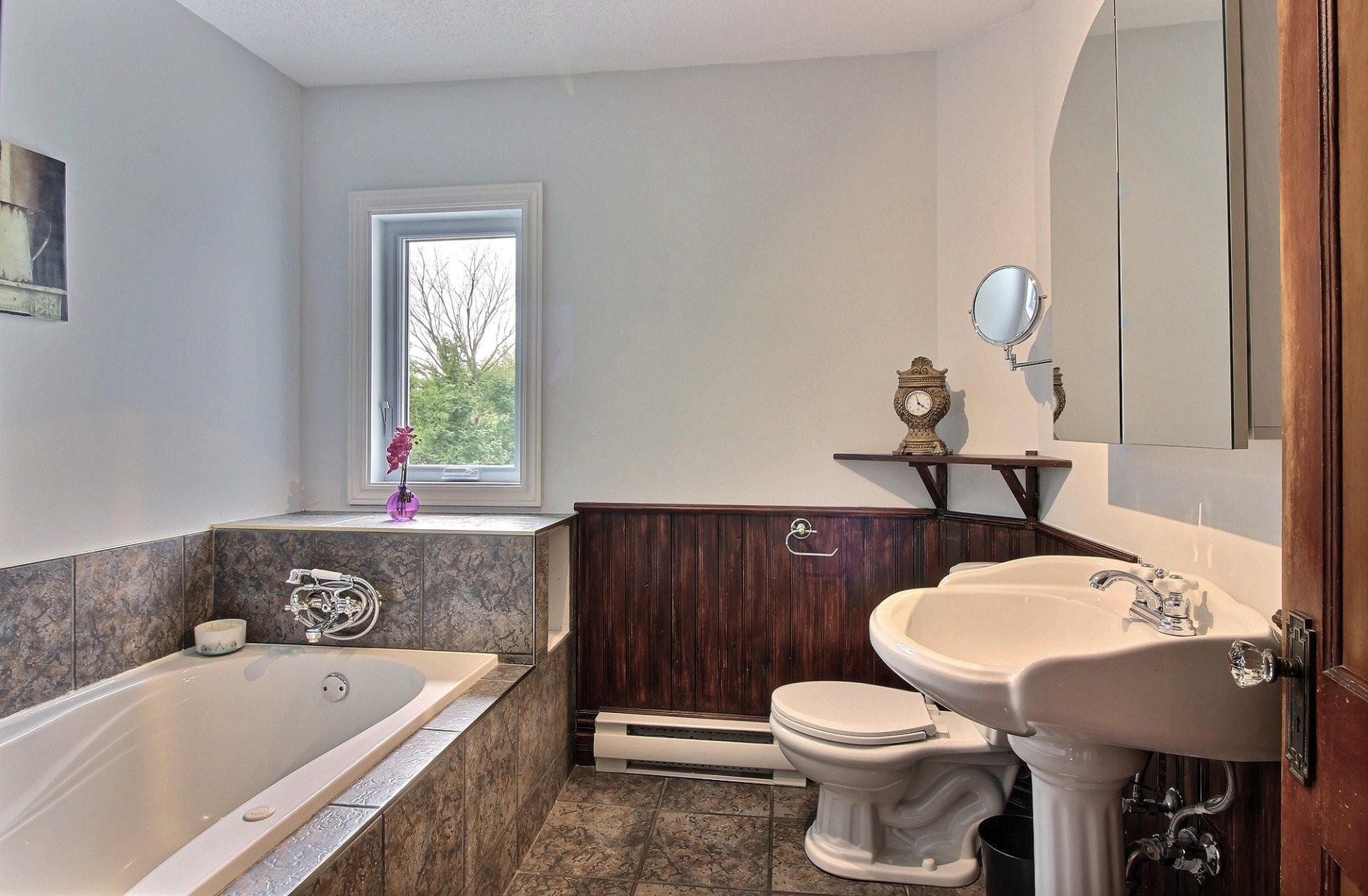 









94


Rue Galipeau

,
Thurso,




QC
J0X3B0

