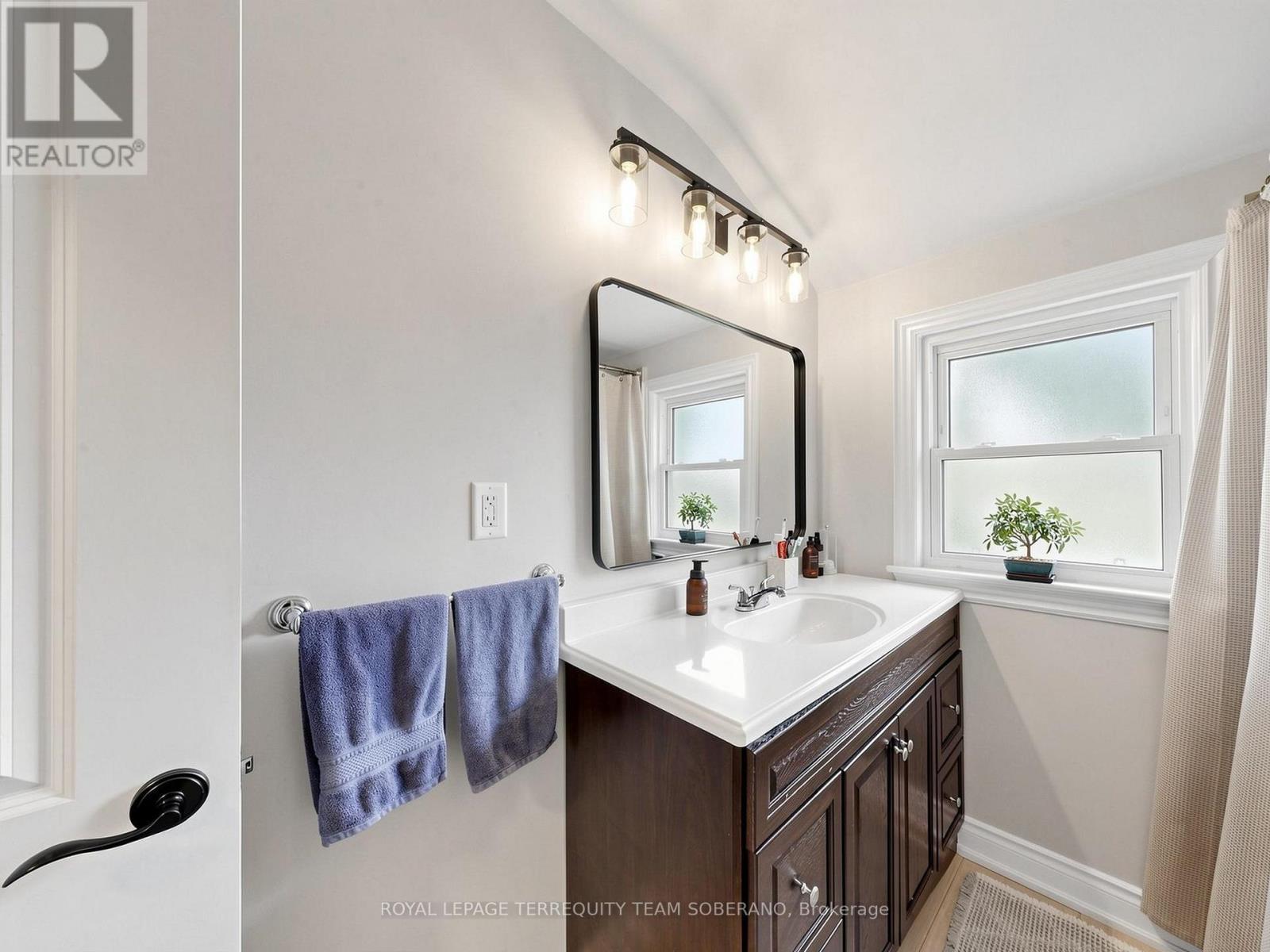 












64 CLEARBROOKE CIRCLE

,
Toronto,




Ontario
M9W2E5

