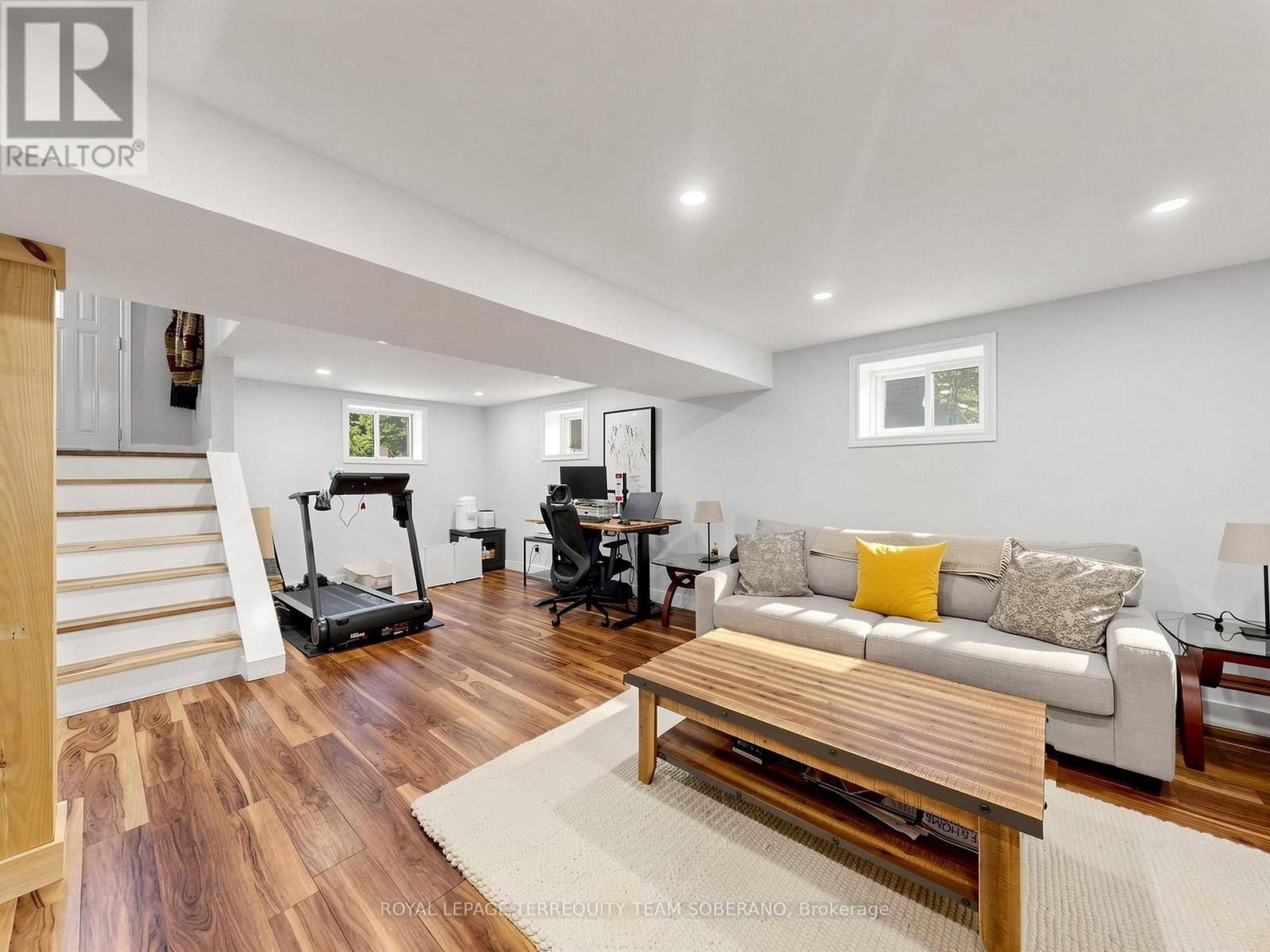 












64 CLEARBROOKE CIRCLE

,
Toronto,




Ontario
M9W2E5

