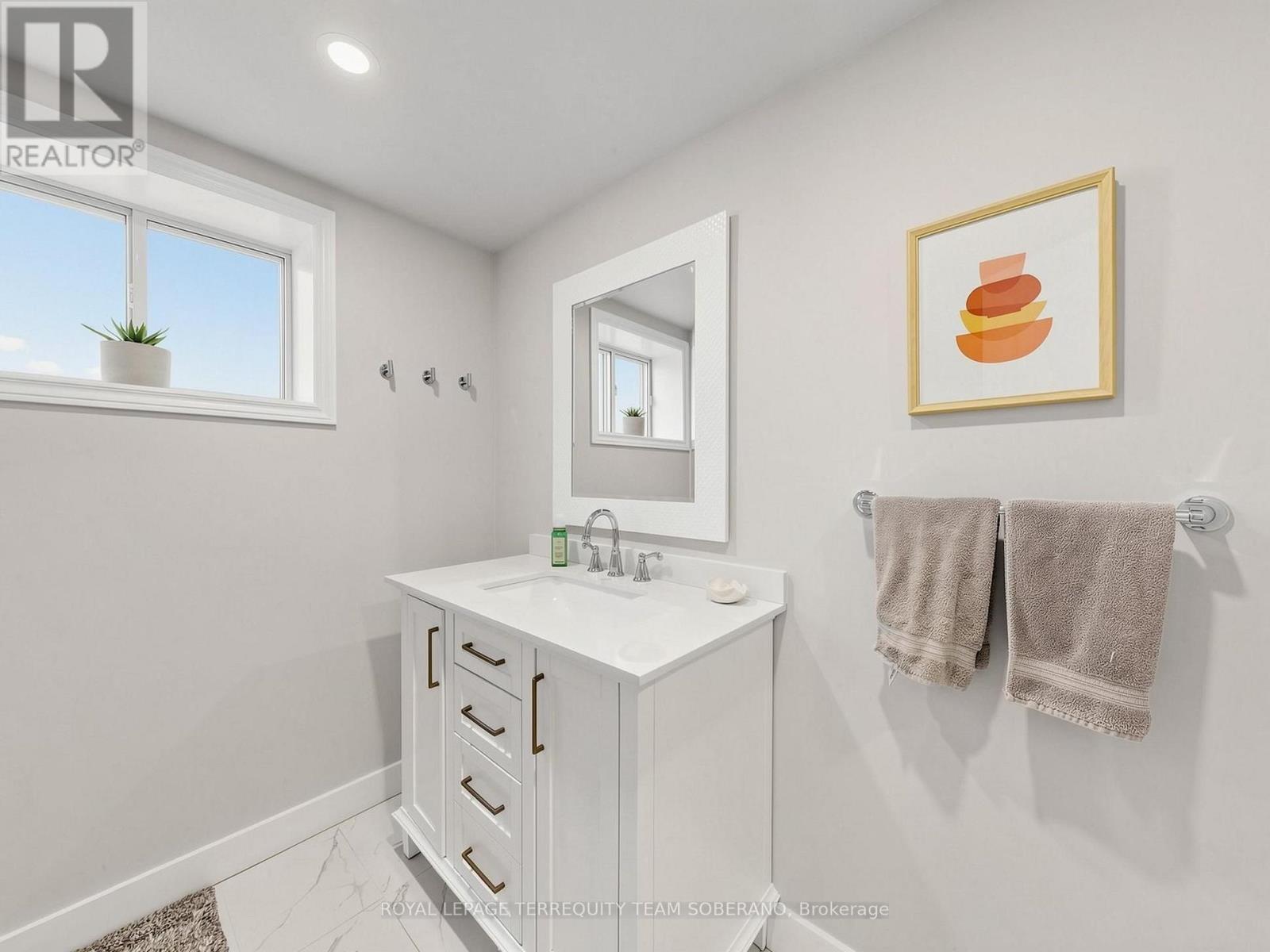 












64 CLEARBROOKE CIRCLE

,
Toronto,




Ontario
M9W2E5

