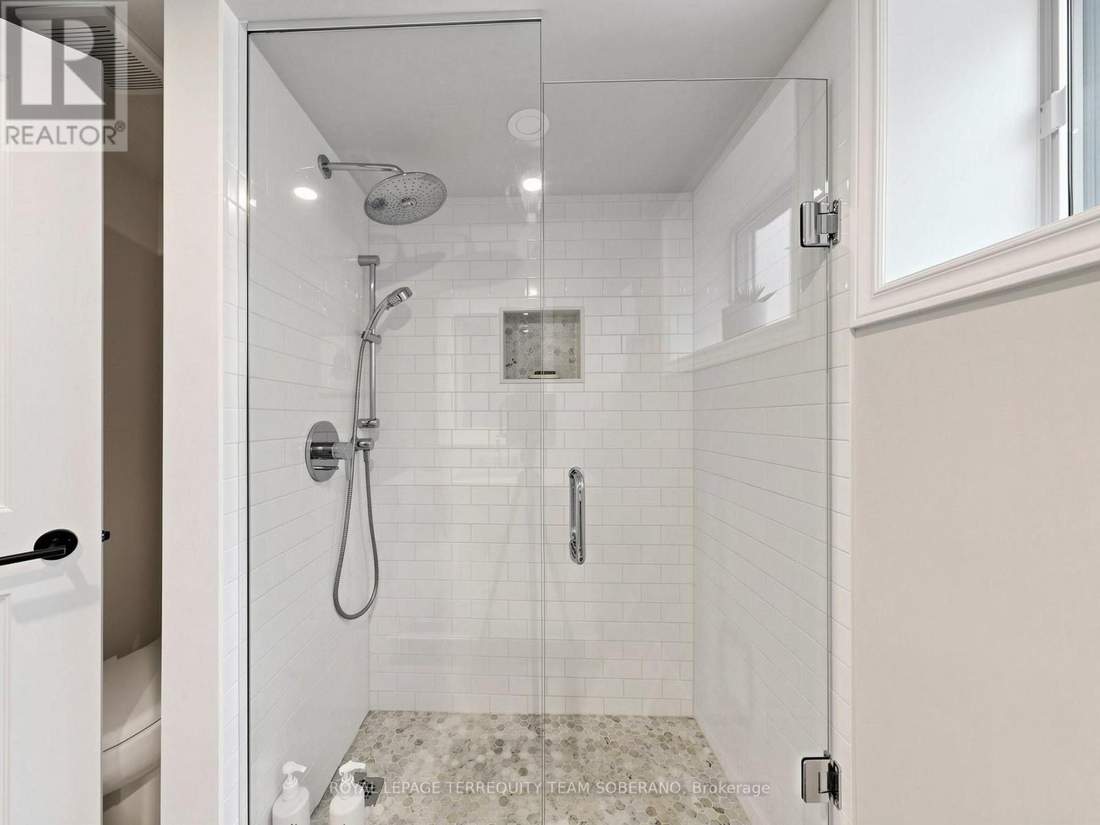 












64 CLEARBROOKE CIRCLE

,
Toronto,




Ontario
M9W2E5

