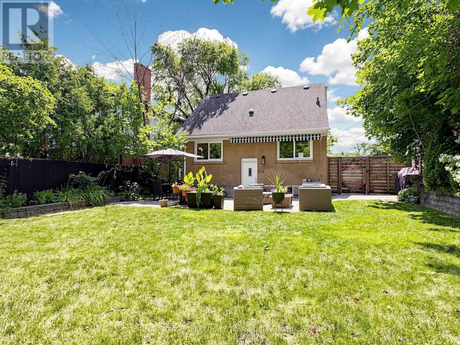 












64 CLEARBROOKE CIRCLE

,
Toronto,




Ontario
M9W2E5


