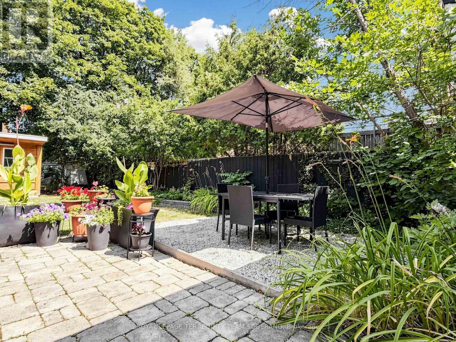 












64 CLEARBROOKE CIRCLE

,
Toronto,




Ontario
M9W2E5

