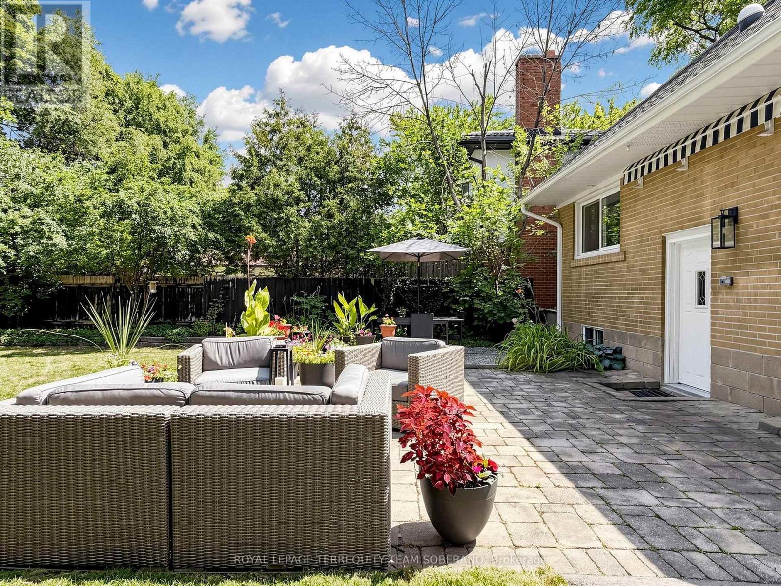 












64 CLEARBROOKE CIRCLE

,
Toronto,




Ontario
M9W2E5


