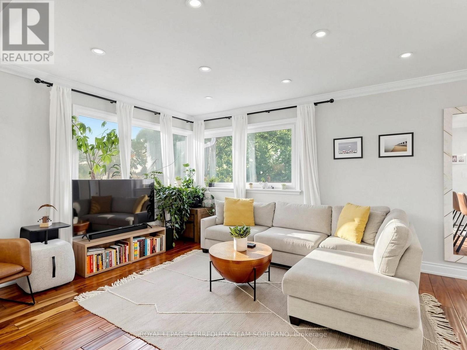 












64 CLEARBROOKE CIRCLE

,
Toronto,




Ontario
M9W2E5

