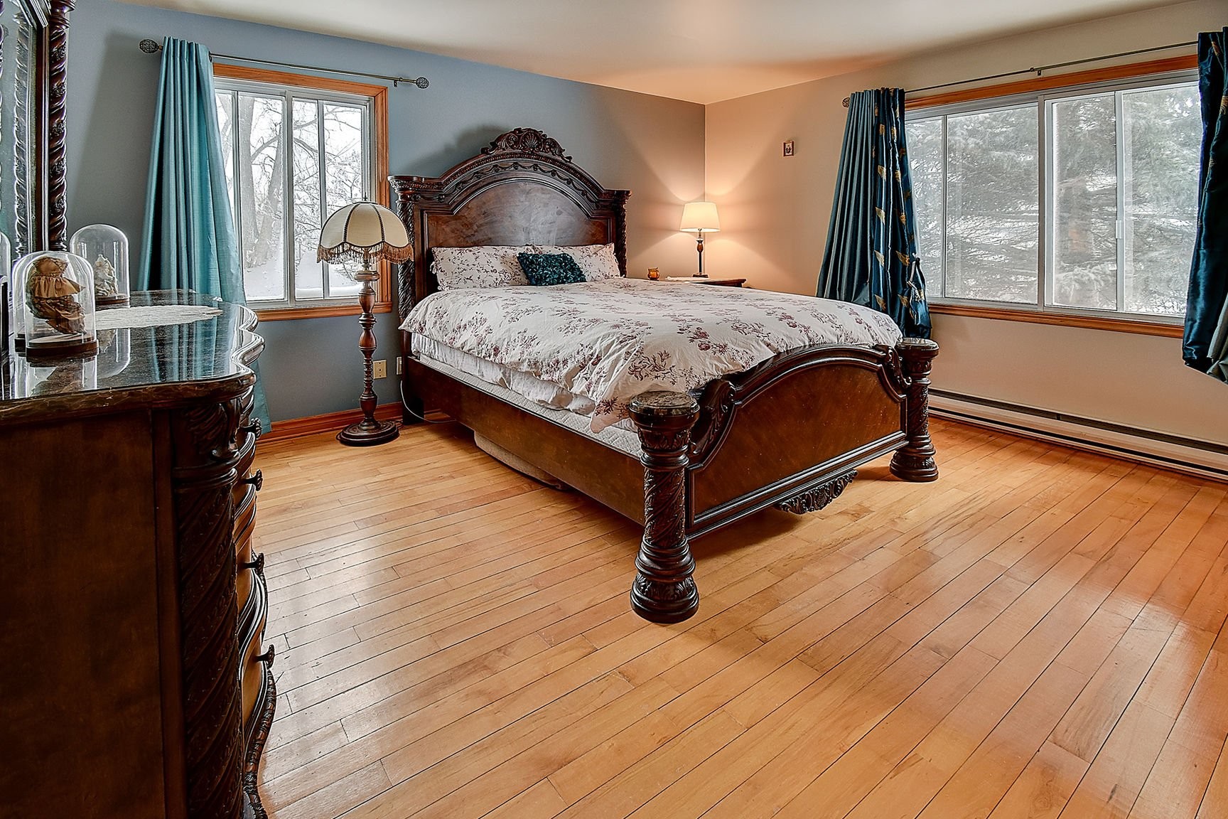 









54


Ch. du Bord-de-l'Eau

,
Laval (Sainte-Dorothée),




QC
H7X1S6

