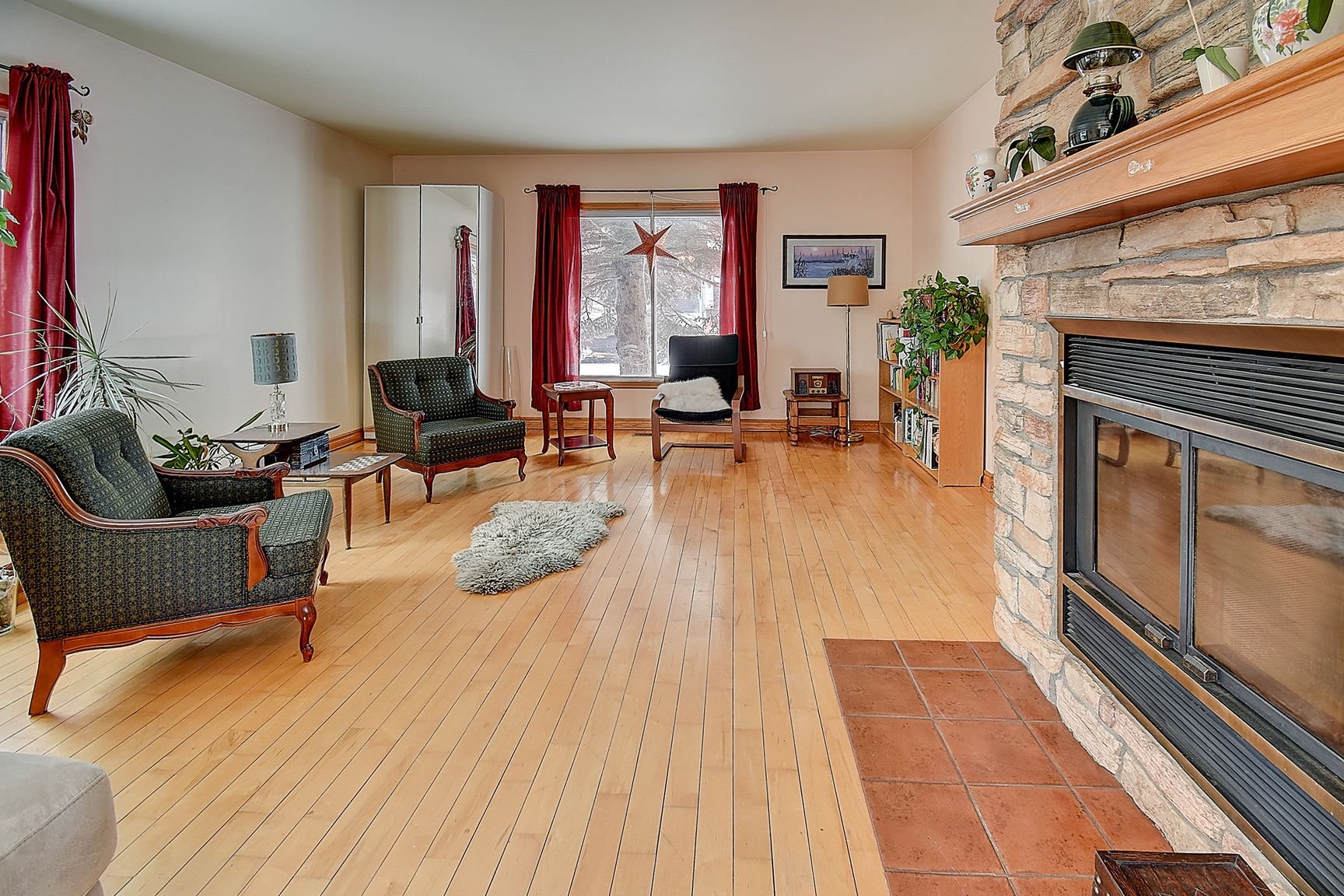 









54


Ch. du Bord-de-l'Eau

,
Laval (Sainte-Dorothée),




QC
H7X1S6

