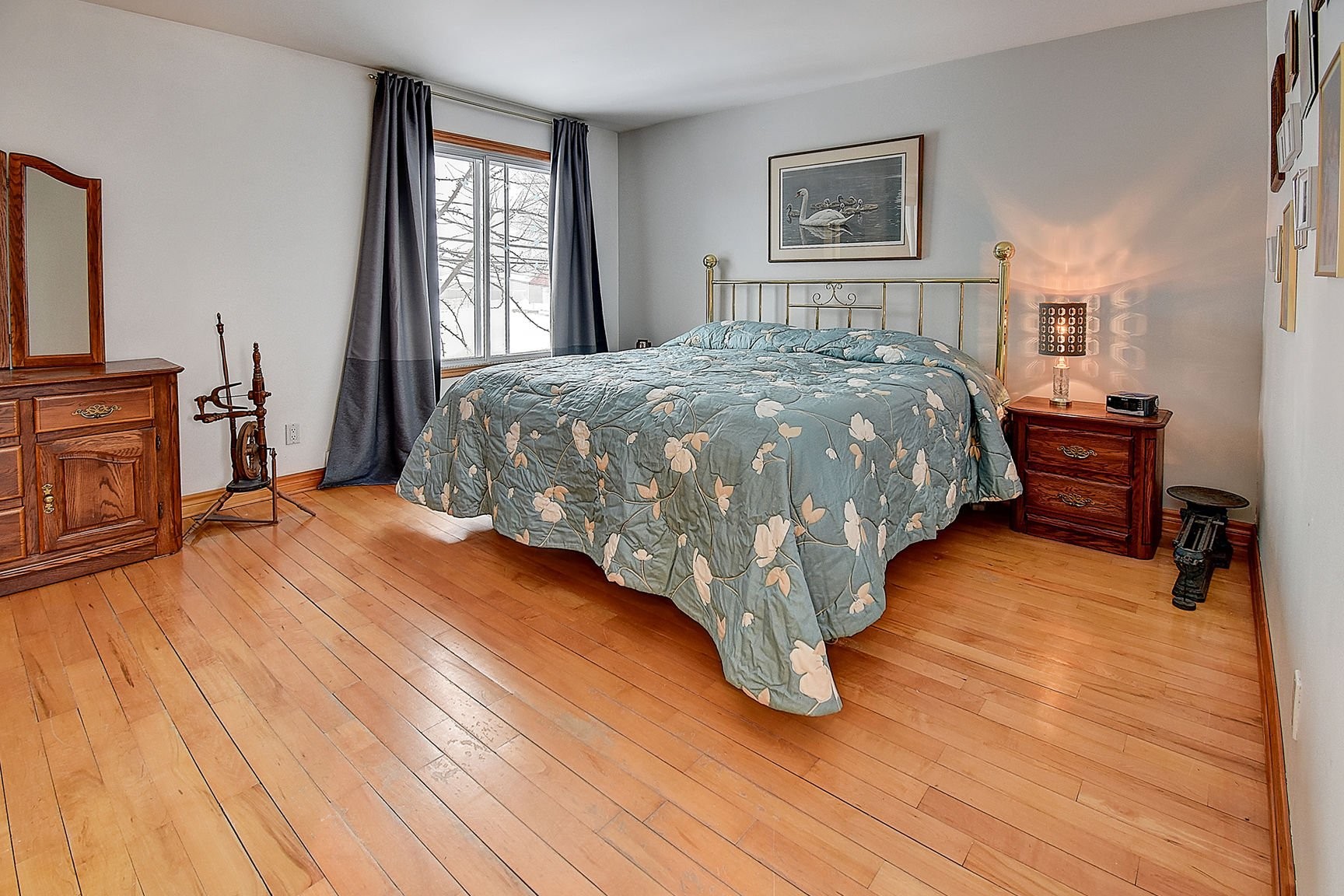









54


Ch. du Bord-de-l'Eau

,
Laval (Sainte-Dorothée),




QC
H7X1S6

