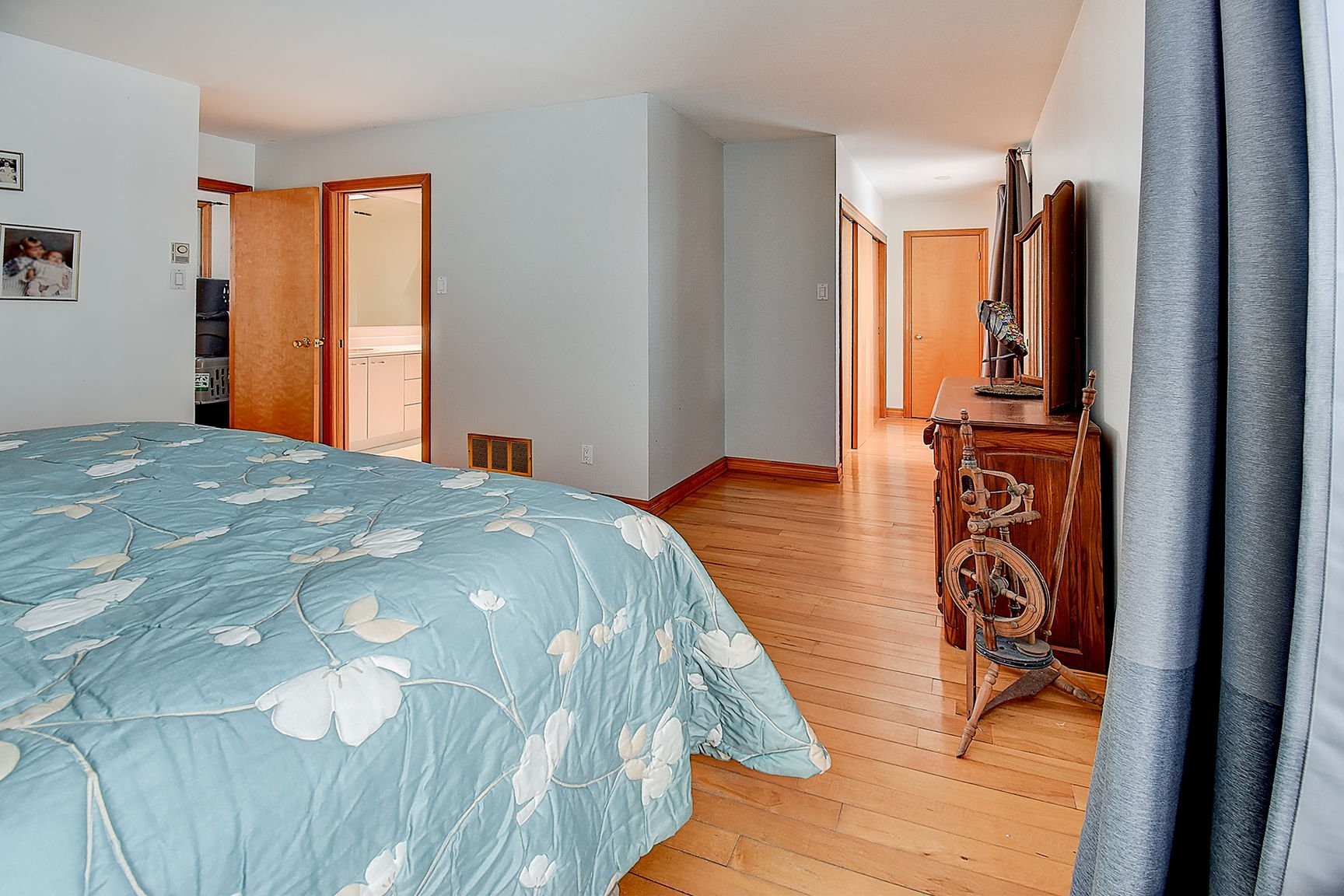 









54


Ch. du Bord-de-l'Eau

,
Laval (Sainte-Dorothée),




QC
H7X1S6

