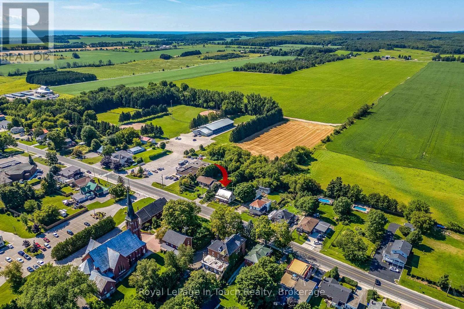 












328 LAFONTAINE ROAD W

,
Tiny (Lafontaine),




Ontario
L9M0H1


