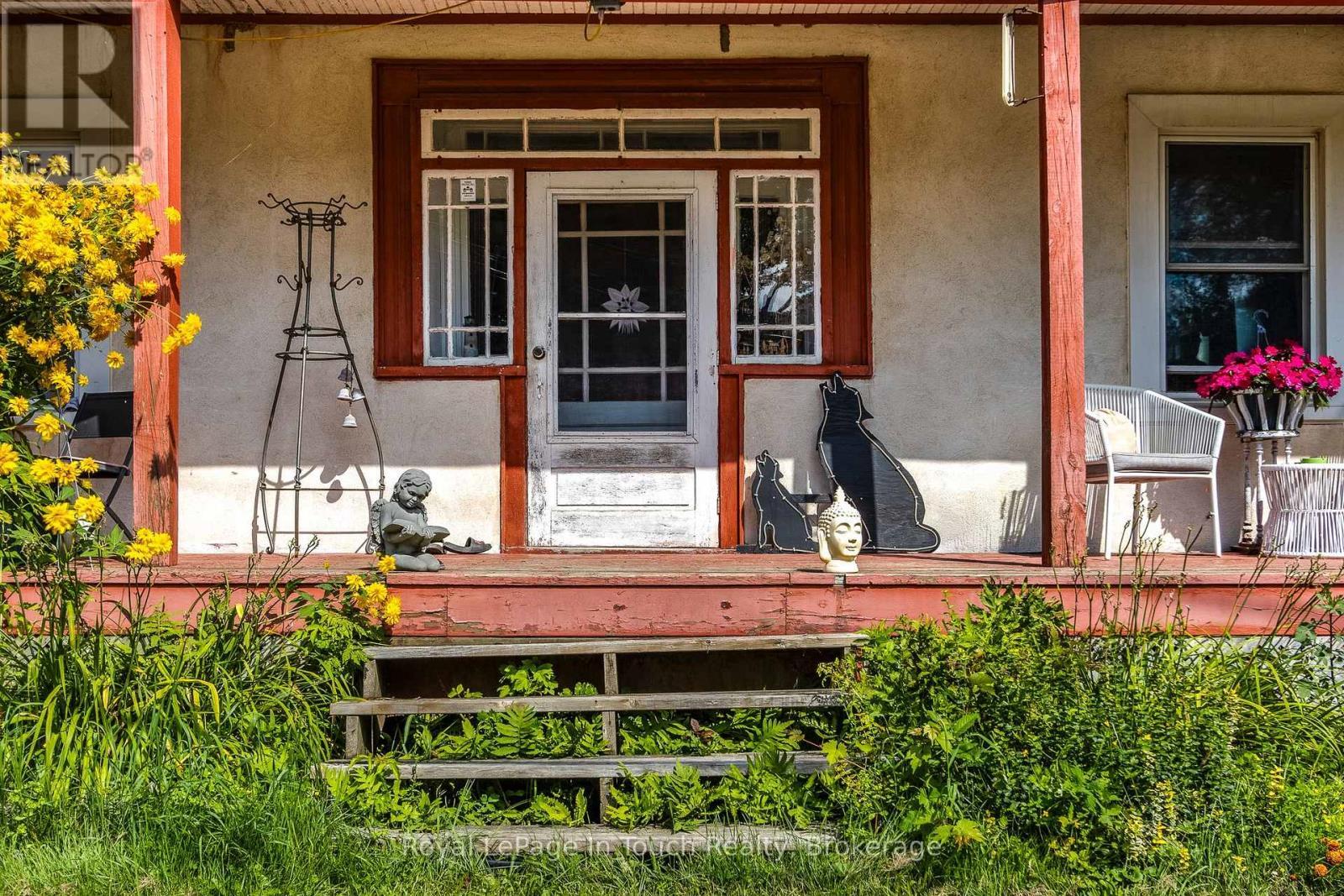












328 LAFONTAINE ROAD W

,
Tiny (Lafontaine),




Ontario
L9M0H1

