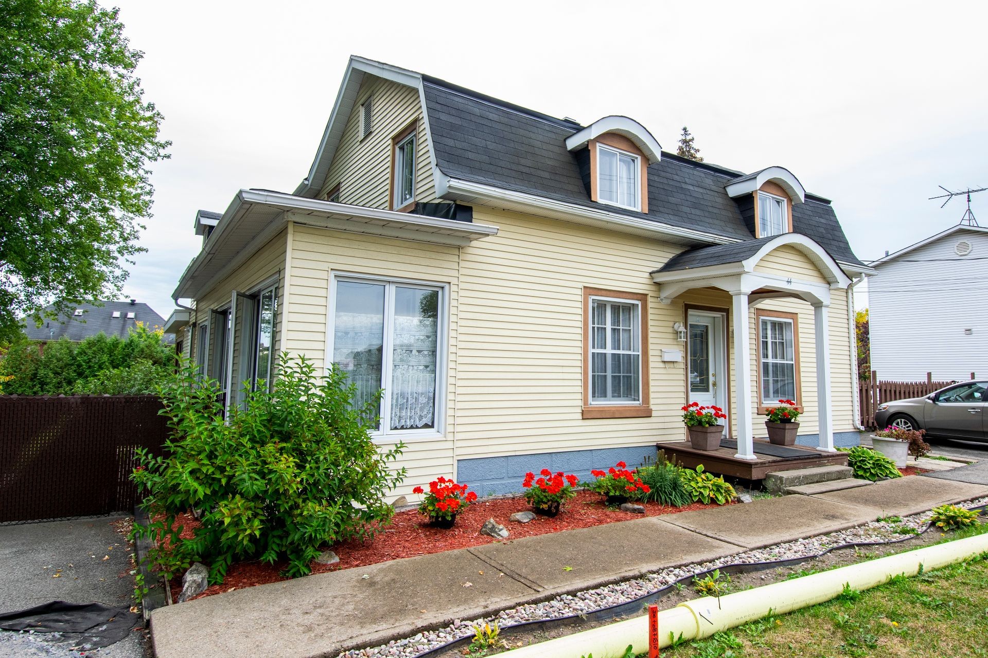 









44


Ch. du Bord-de-l'Eau

,
Laval (Sainte-Dorothée),




QC
H7X1S6

