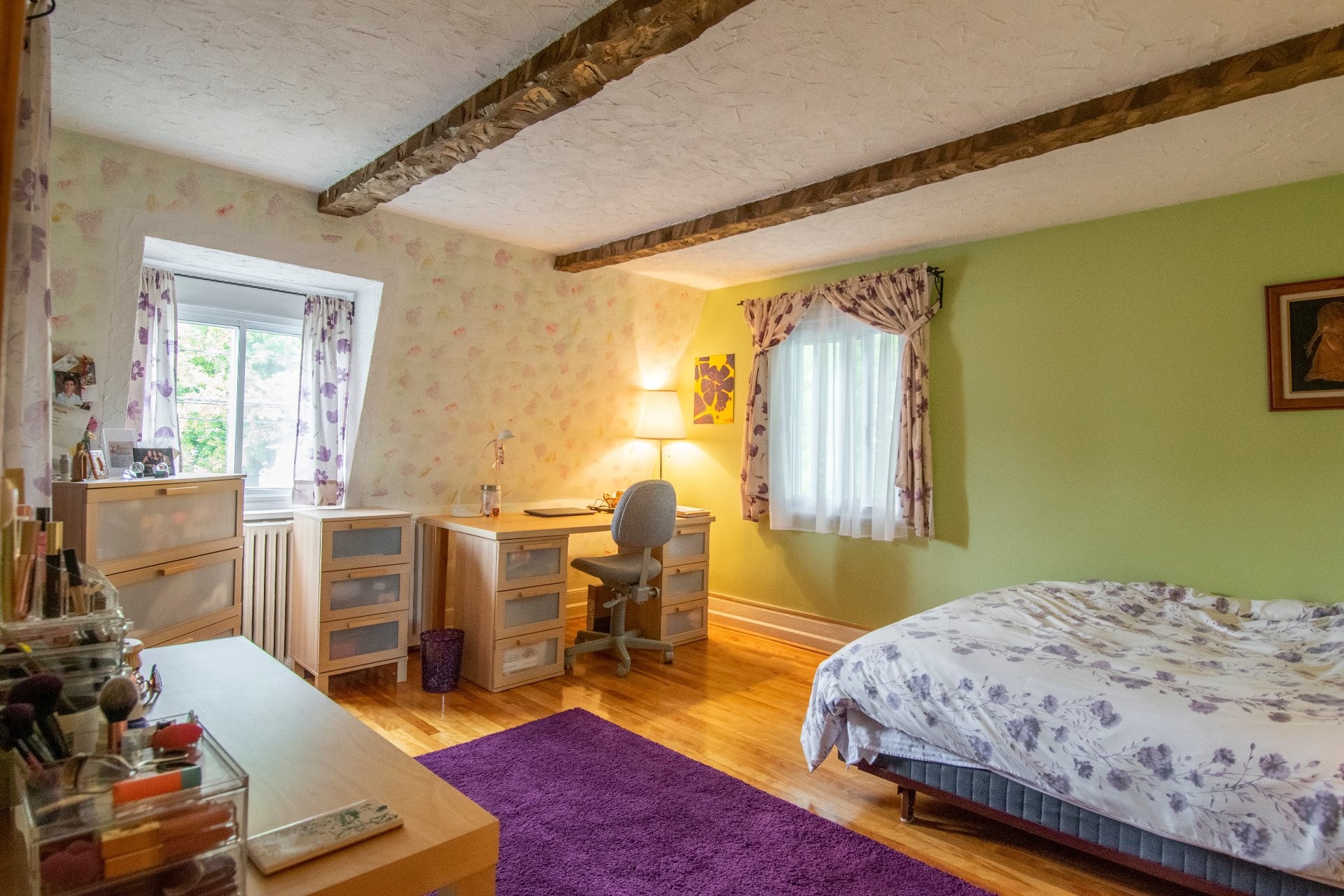 









44


Ch. du Bord-de-l'Eau

,
Laval (Sainte-Dorothée),




QC
H7X1S6

