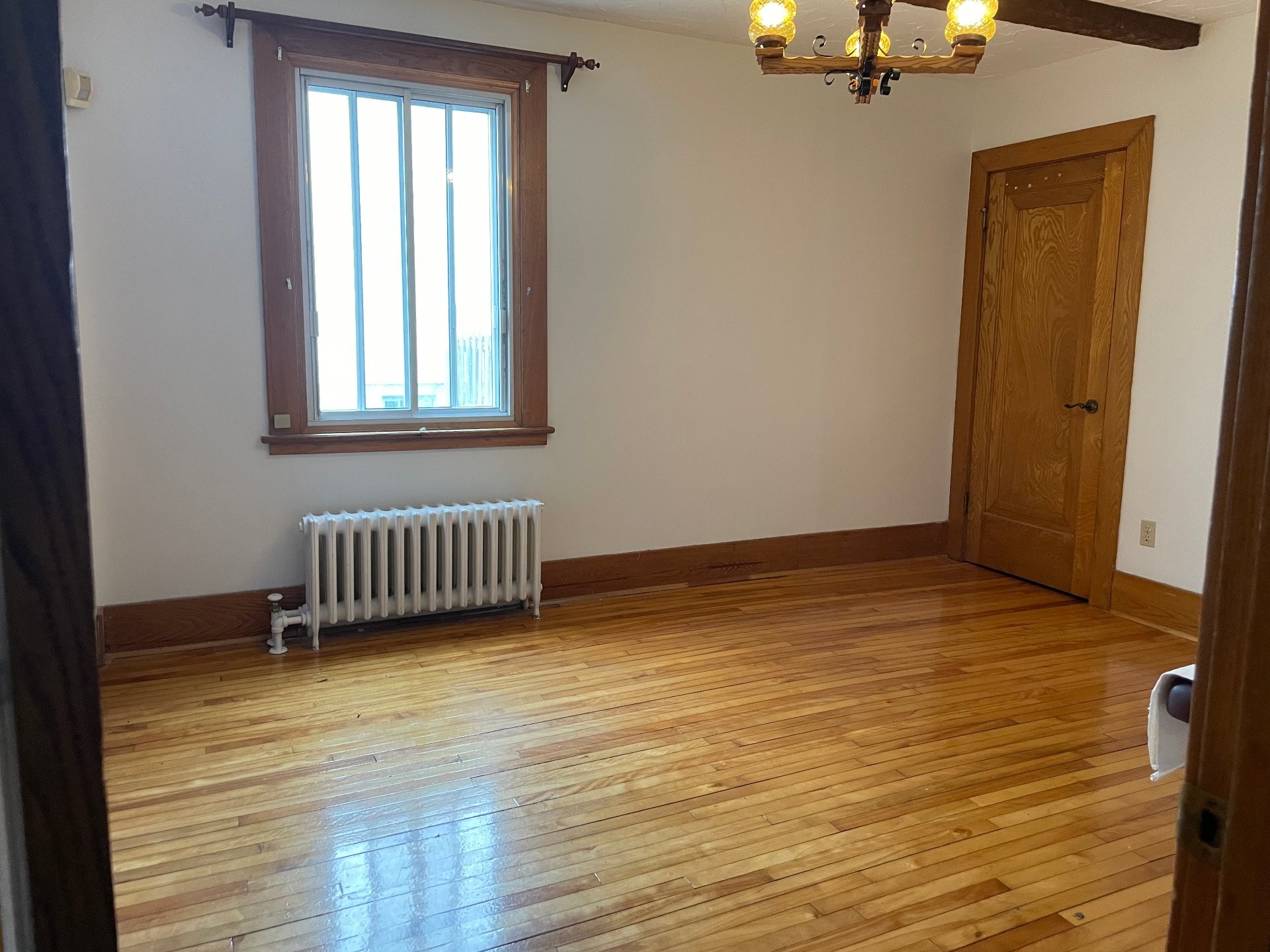 









44


Ch. du Bord-de-l'Eau

,
Laval (Sainte-Dorothée),




QC
H7X1S6


