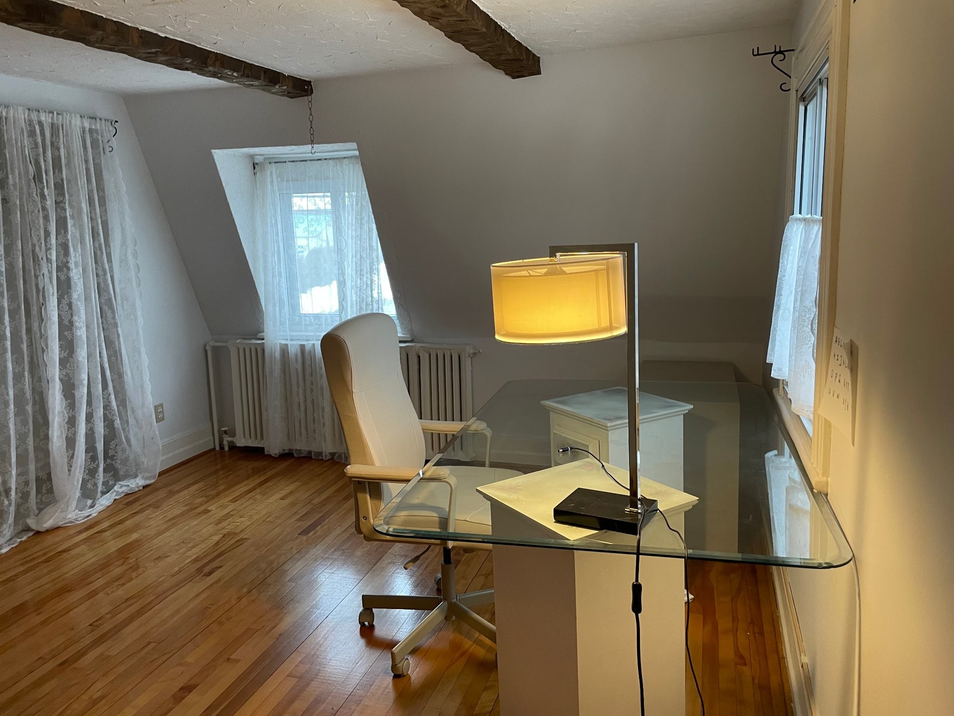 









44


Ch. du Bord-de-l'Eau

,
Laval (Sainte-Dorothée),




QC
H7X1S6

