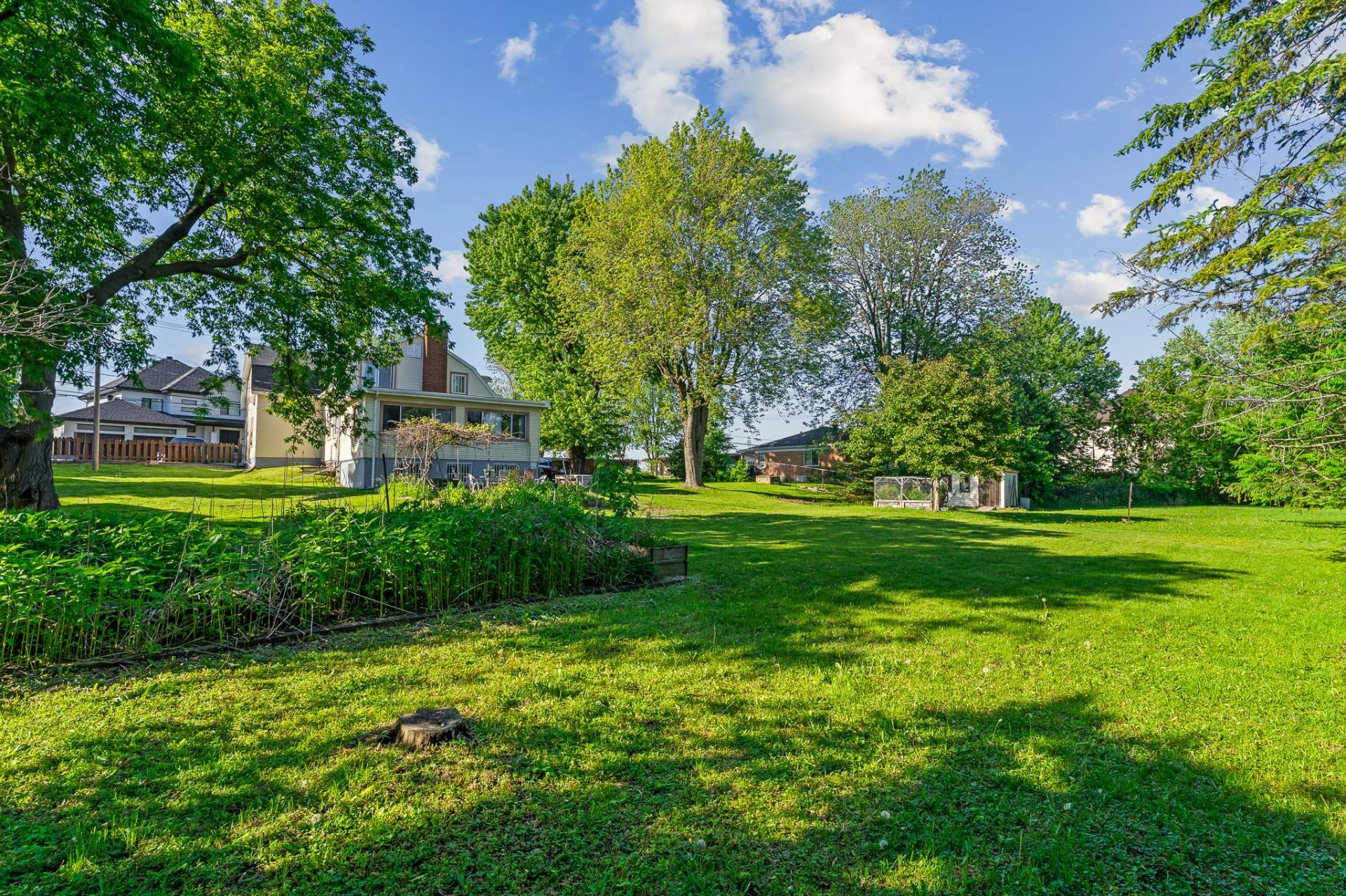 









44


Ch. du Bord-de-l'Eau

,
Laval (Sainte-Dorothée),




QC
H7X1S6


