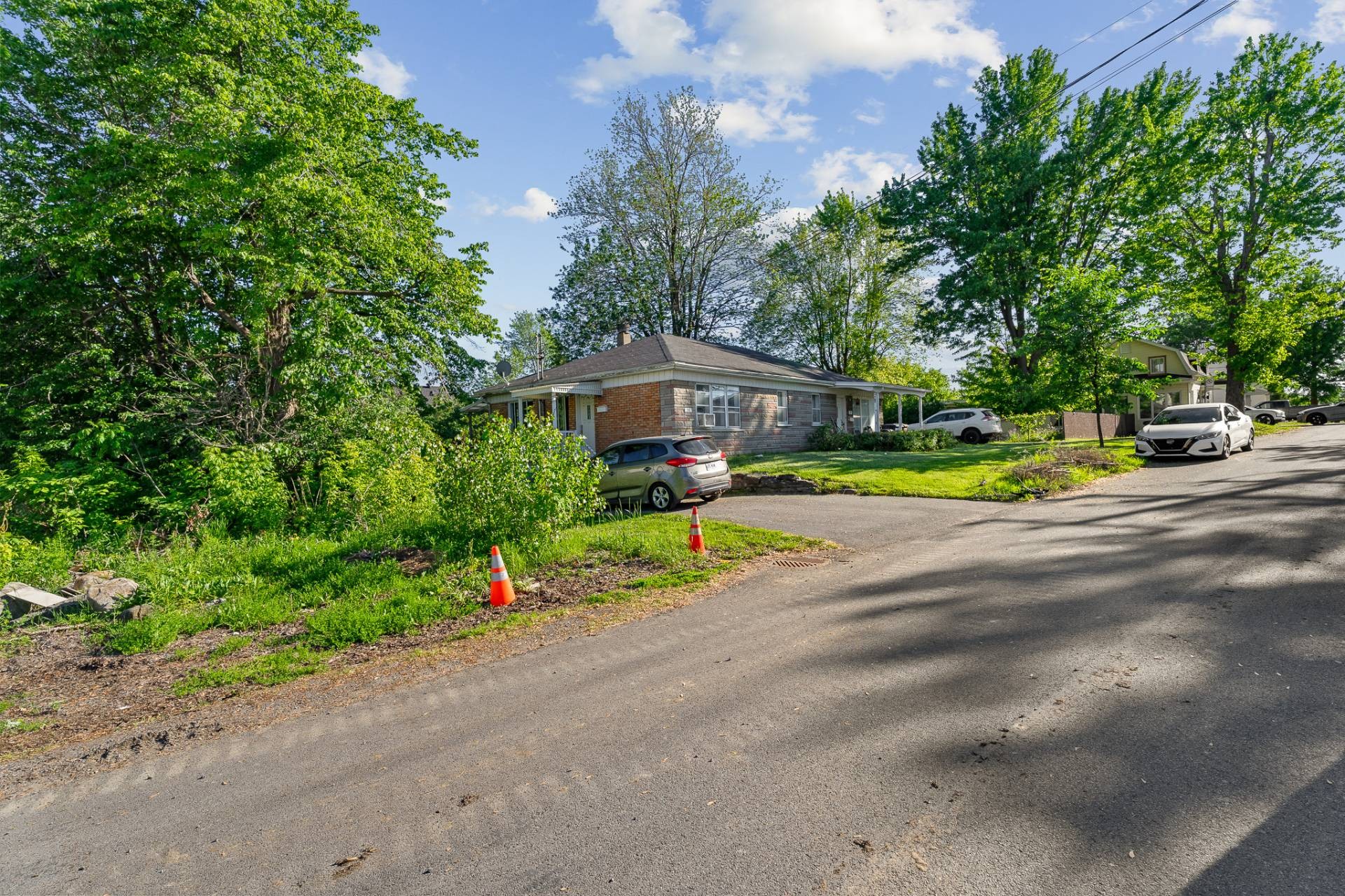 









32

 - 34


Ch. du Bord-de-l'Eau

,
Laval (Sainte-Dorothée),




QC
H7X1S6

