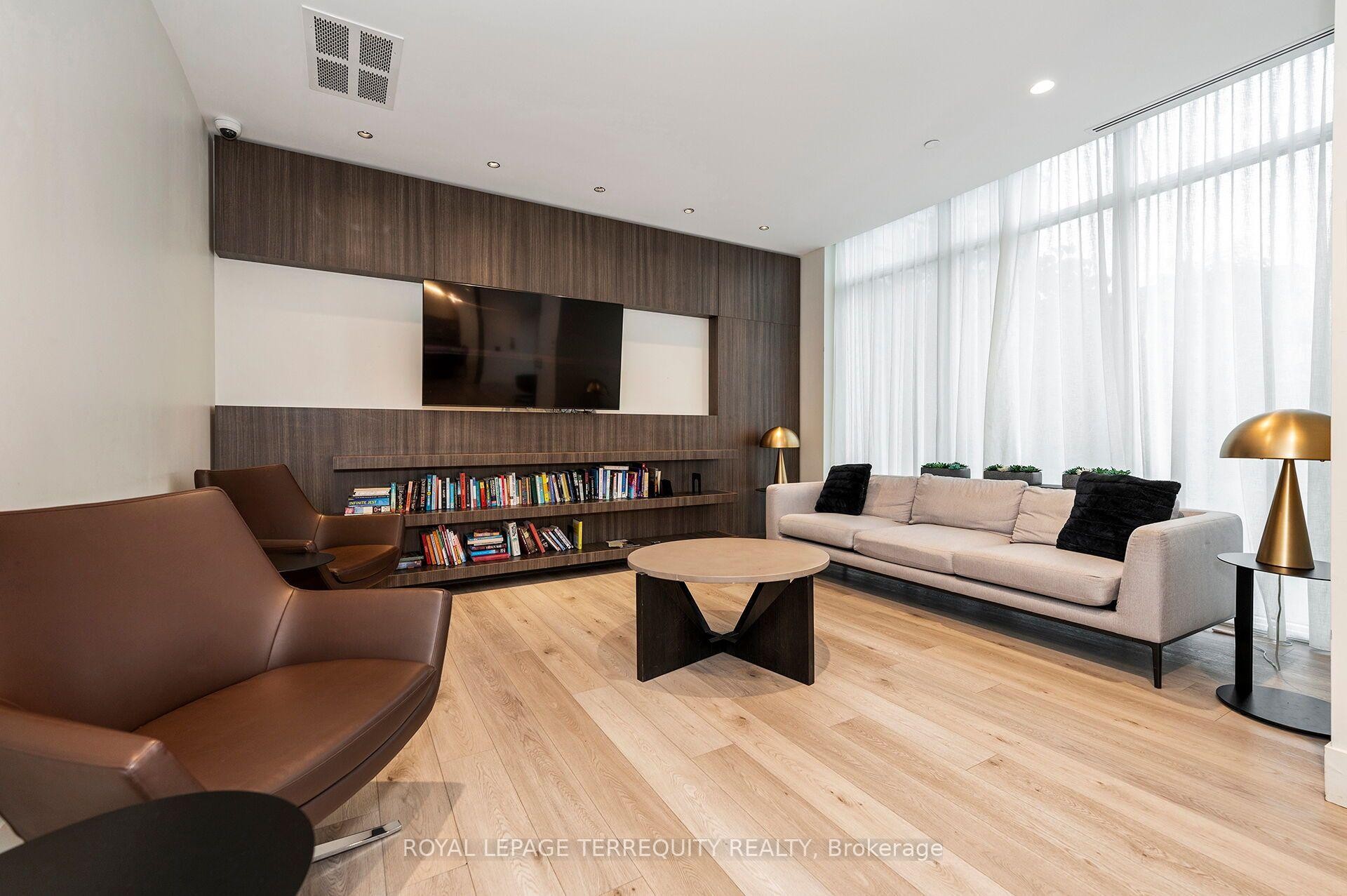 









1787


St Clair

Avenue West, 804,
Toronto,




ON
M6N 0B7

