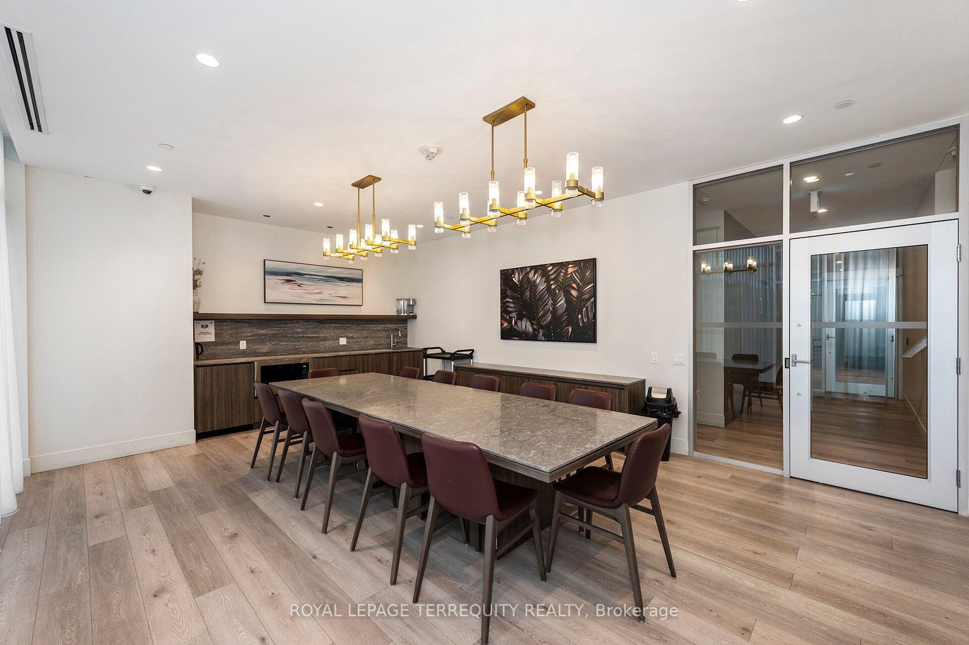 









1787


St Clair

Avenue West, 804,
Toronto,




ON
M6N 0B7

