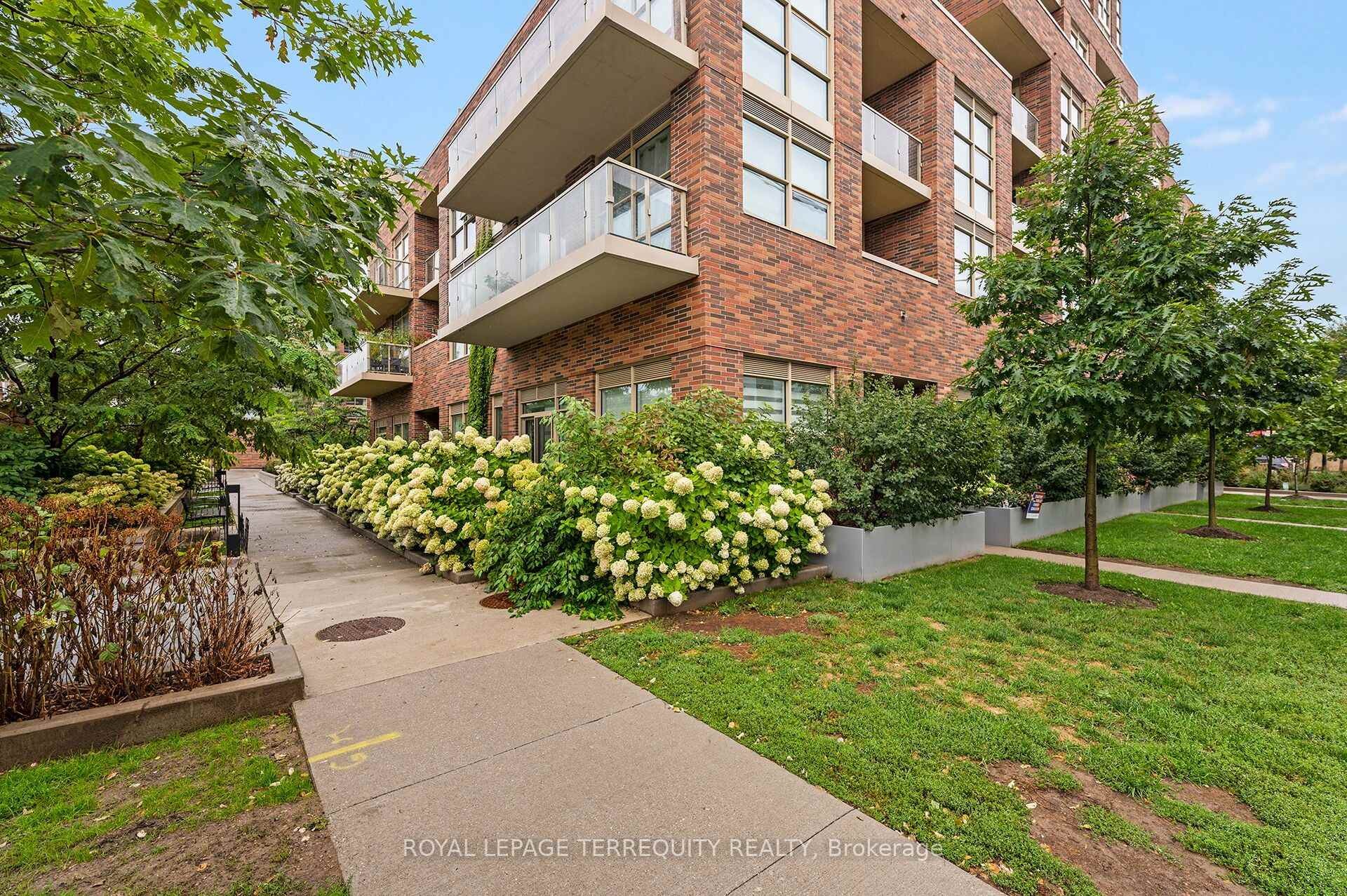 









1787


St Clair

Avenue West, 804,
Toronto,




ON
M6N 0B7

