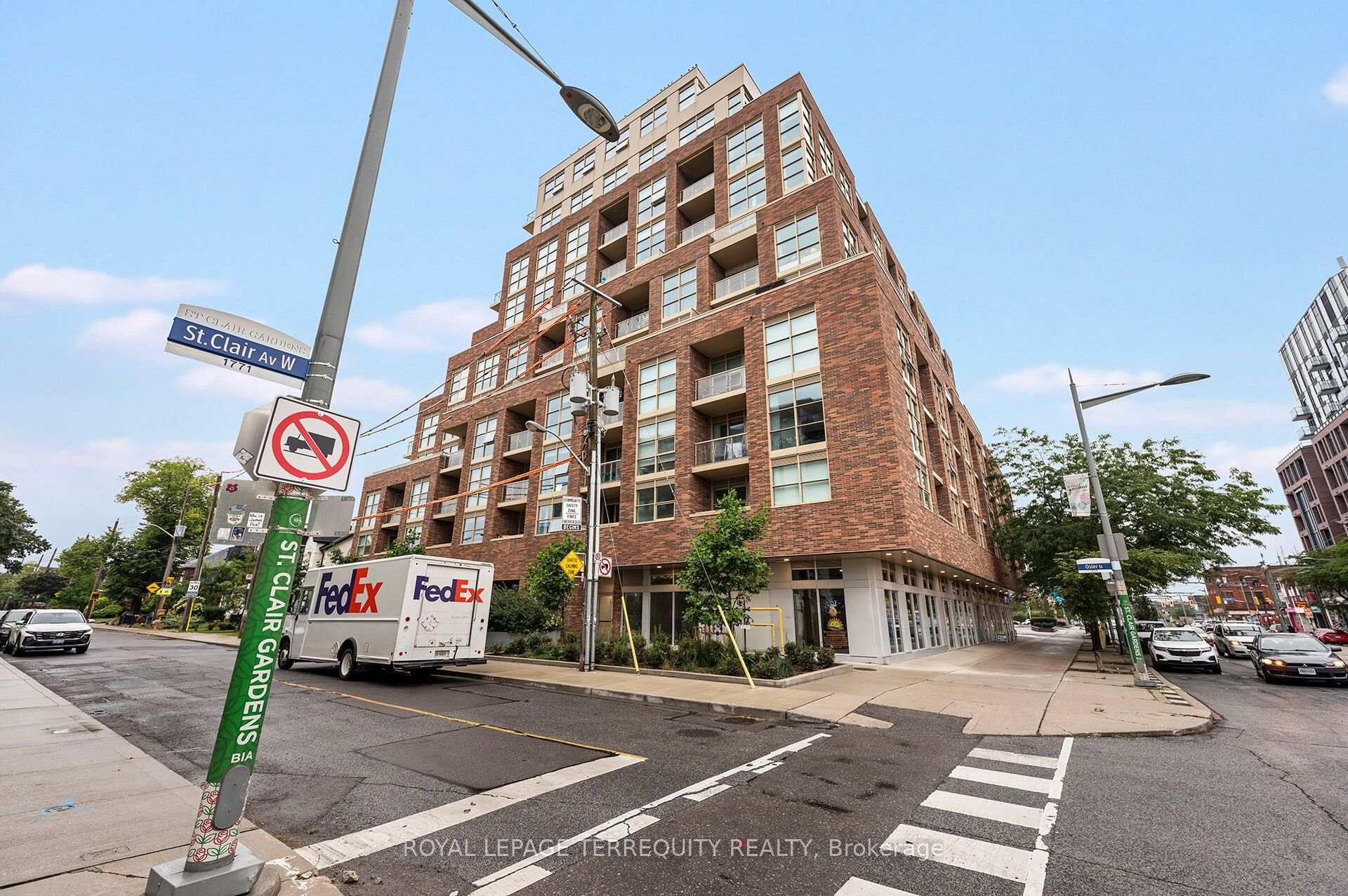 









1787


St Clair

Avenue West, 804,
Toronto,




ON
M6N 0B7

