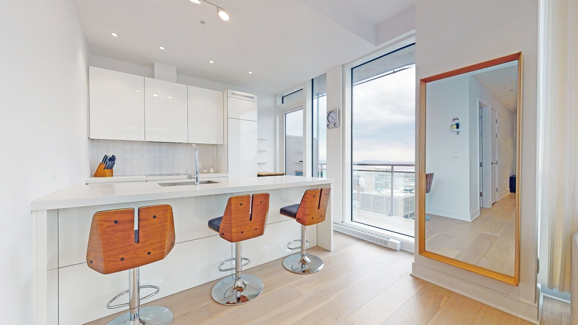 









1188


Av. Union

, 3804,
Montréal (Ville-Marie),




QC
H3B0E5

