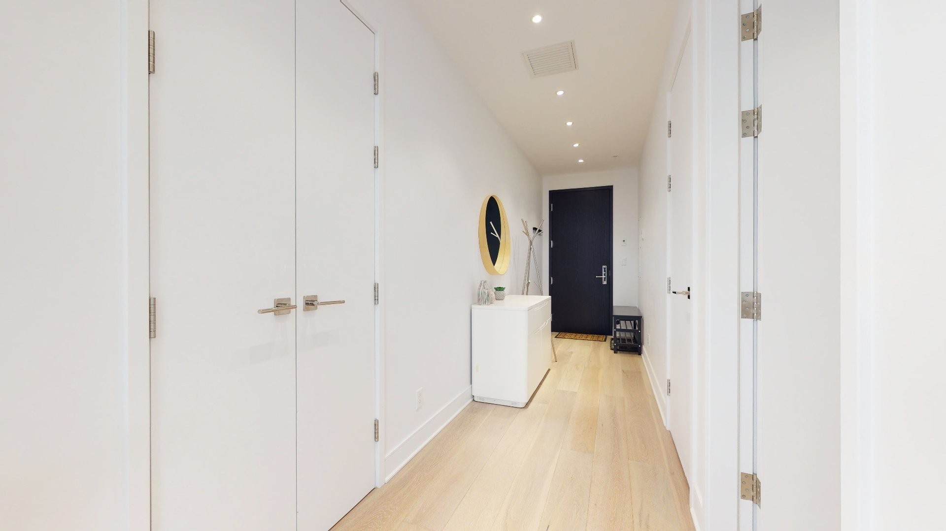 









1188


Av. Union

, 3804,
Montréal (Ville-Marie),




QC
H3B0E5

