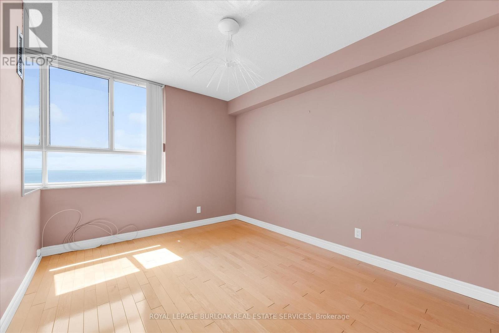 












510 - 5280 LAKESHORE ROAD

,
Burlington,




Ontario
L7L5R1

