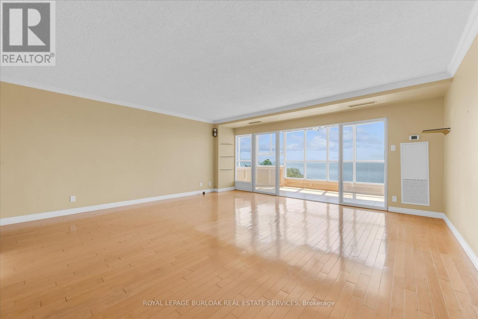 












510 - 5280 LAKESHORE ROAD

,
Burlington,




Ontario
L7L5R1

