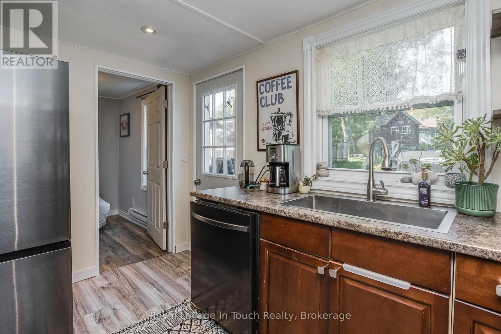 












198 LIMESTONE ROAD

,
Tay,




Ontario
L0K1R0

