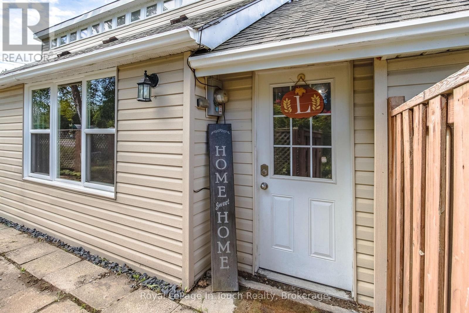 












198 LIMESTONE ROAD

,
Tay,




Ontario
L0K1R0

