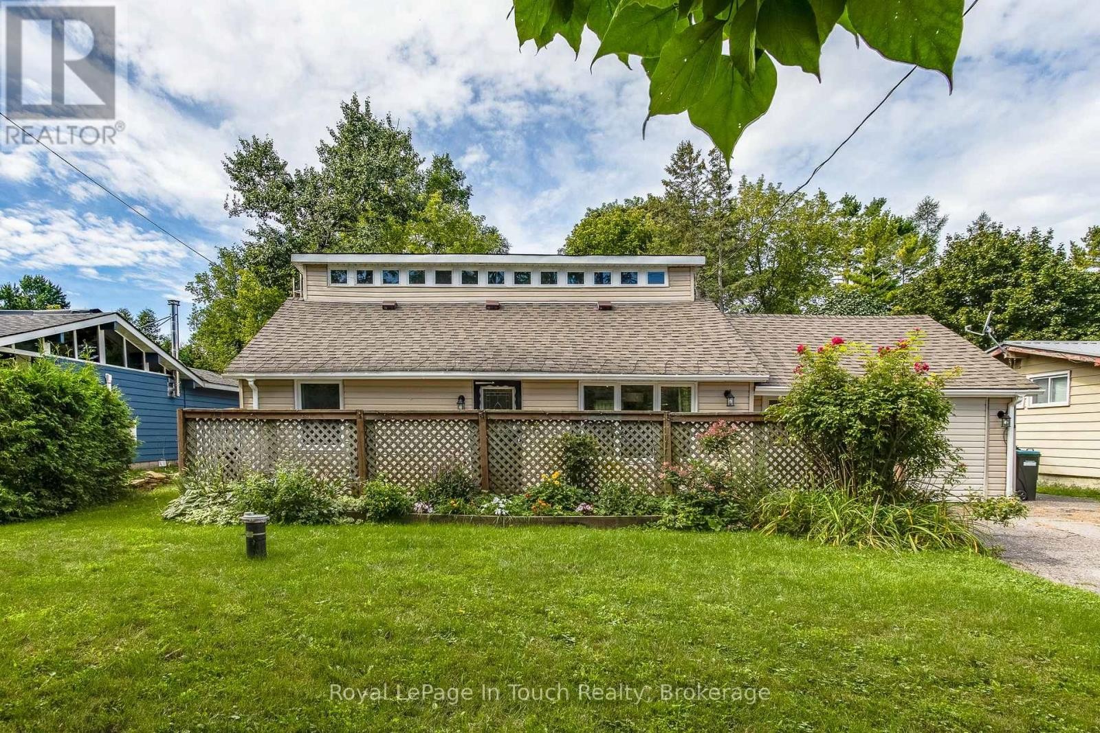 












198 LIMESTONE ROAD

,
Tay,




Ontario
L0K1R0

