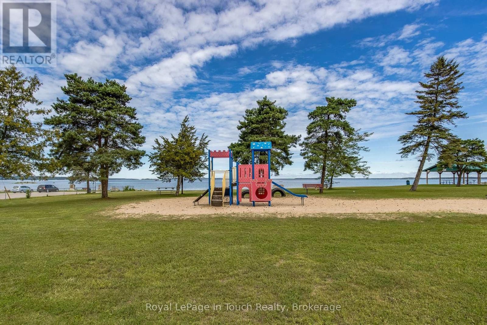 












198 LIMESTONE ROAD

,
Tay,




Ontario
L0K1R0

