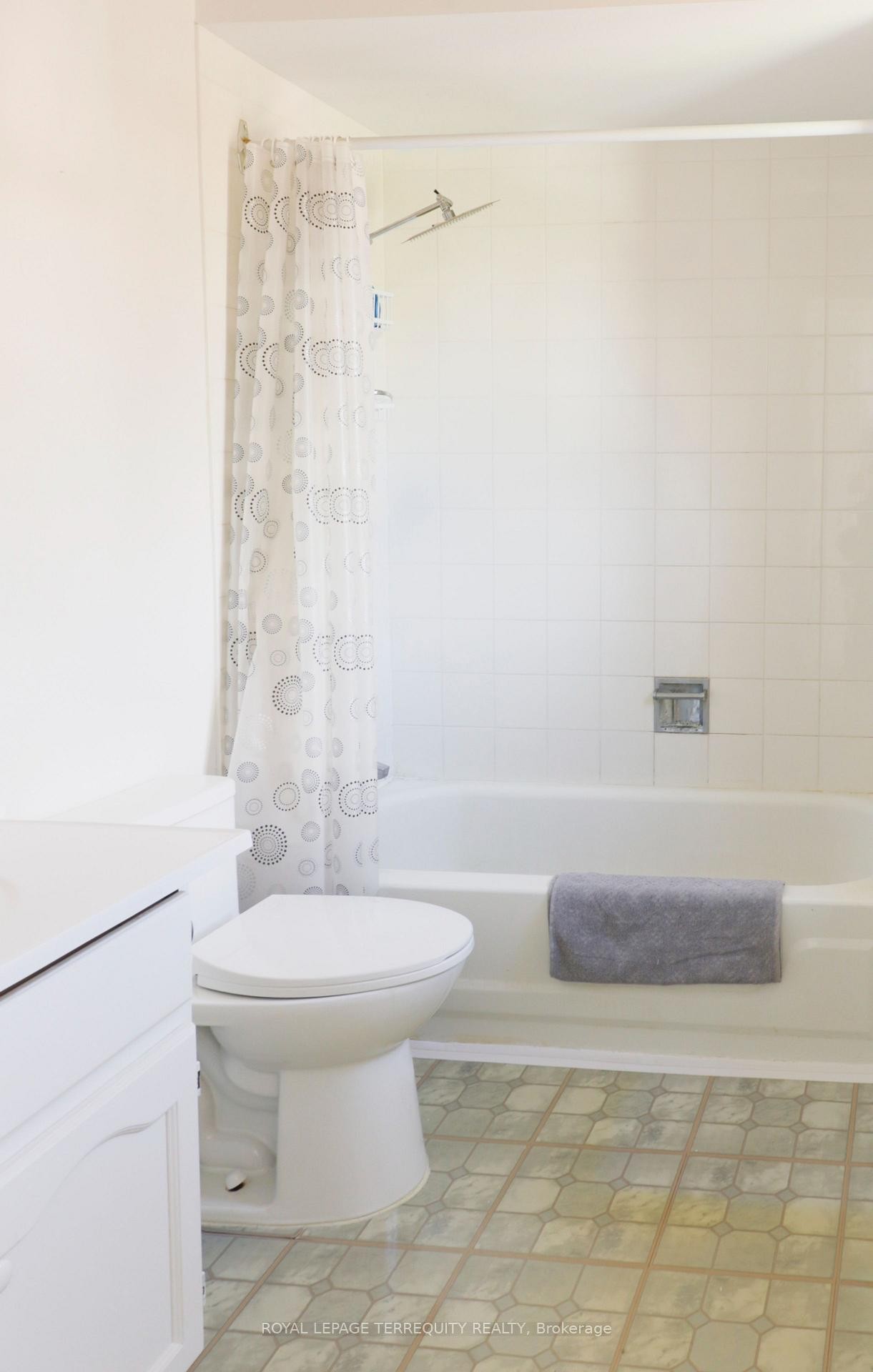 









104


Gates

Crescent,
Ajax,




ON
L1S 7A1

